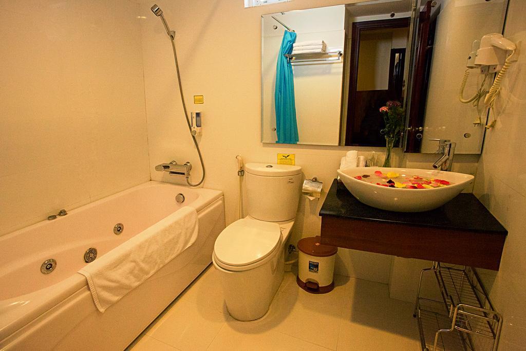 Golden Rain Hotel - Hoang Vu Nha Trang Room photo